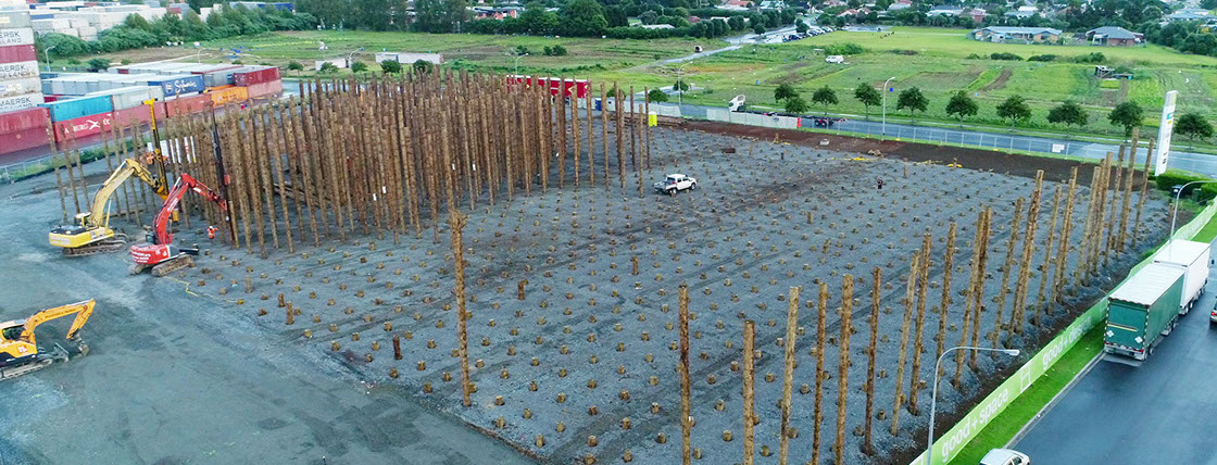 Gaining saw removes a log’s natural taper to create a TTT MultiPole UniLog.